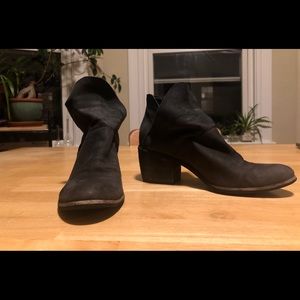 Dolce Vita // Charcoal Heeled Cut-Out Ankle Bootie